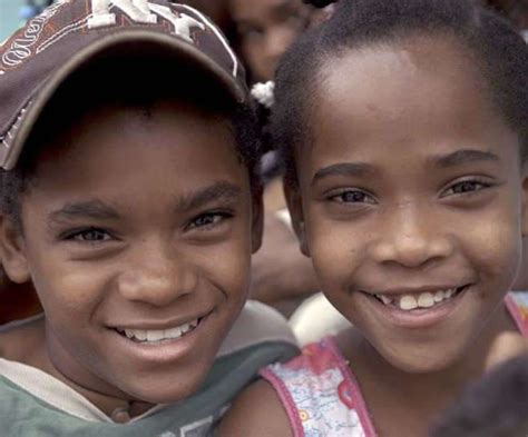एक अनोखा गांव जहां किशोर होते ही लड़की बन जाती है लड़का - Caribbean ...