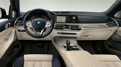 BMW X7: information and details