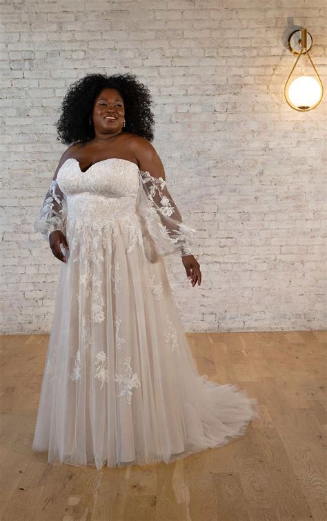Boho Plus Size Wedding Dress with Off-the-Shoulder Sleeves
