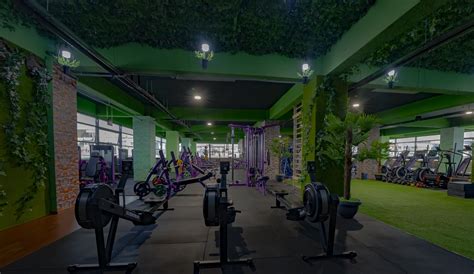 Team – Coliseum Gym