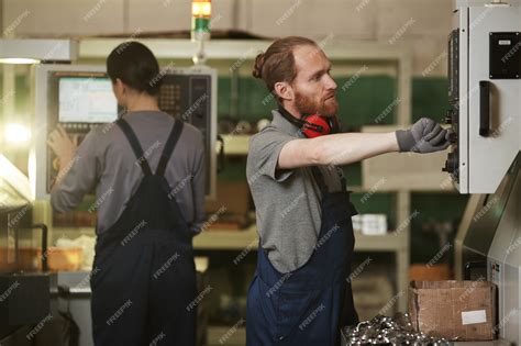 Machine Workers 的图像结果