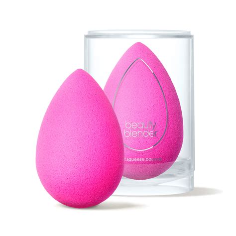 7 Signs It's Time to Replace Your Beautyblender