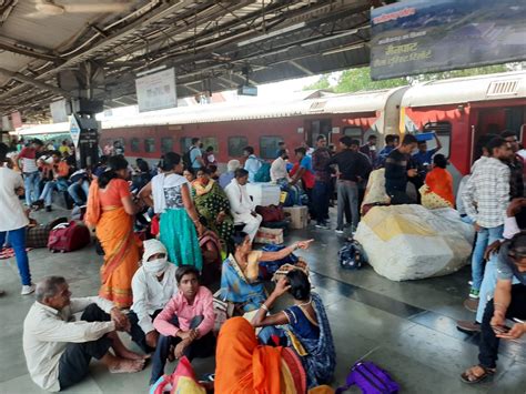 ब्रजराजनगर में आंदोलन से थमी ट्रेनें, बिलासपुर में मचा हंगामा - Wheels ...