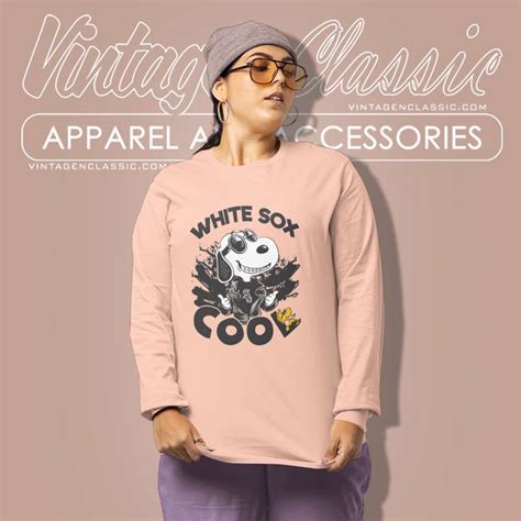 Snoopy Cool Chicago White Sox Shirt - Vintagenclassic Tee