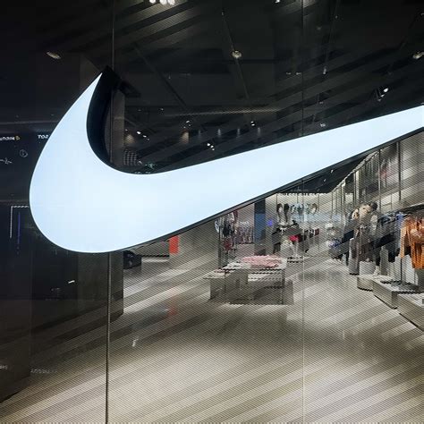 Exclusive: Aaron Paul on His Caviar Business, 'Breaking Bad,' and an ...