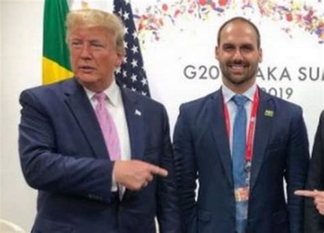 Eduardo Bolsonaro sai em defesa de Trump: “Está com uma mão na taça ...