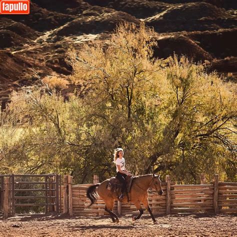 Willow Hand / Willow.hand Nude OnlyFans Photo #17 - Fapullo