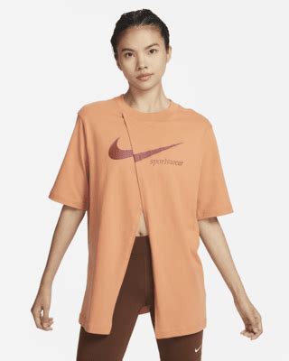 Nike Sportswear Collection Women's Oversized Slit Short-Sleeve Top. Nike IN