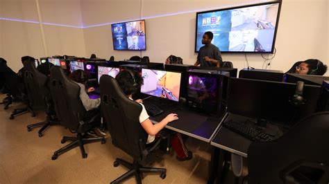 Mount Vernon STEAM Academy E-Sports Club brings students together