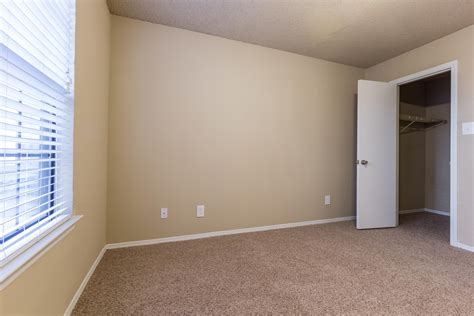 View Photos | Centre Oaks Apartments