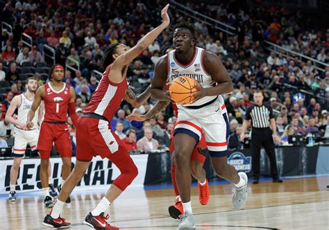 Elite Eight: UConn's Adama Sanogo vs. Gonzaga's Drew Timme