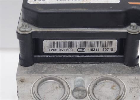 2012 Jeep Liberty Body Control Module Location 的图像结果