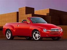 Chevy Convertible Trucks by 2003 Chevrolet Ssr Convertible Front Angle Chevy Convertible Trucks