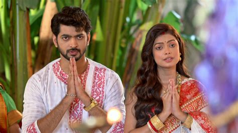 Watch Love Biye Aajkal S1 Episode 12 on JioHotstar