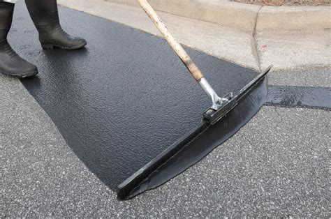 Asphalt Sealcoating CT | Driveways and More | Eastern Paving CT