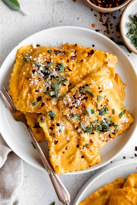 Butternut Squash Ravioli (30 Minute Recipe) - Jar Of Lemons