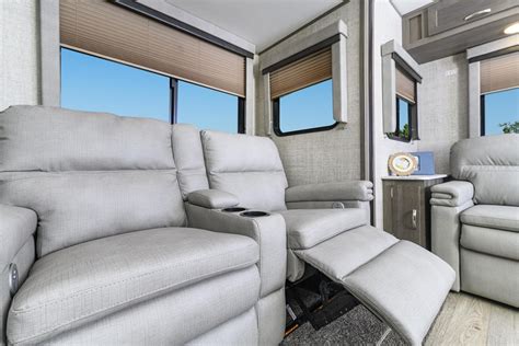 Overview | Envision | Light Weight Trailers | Gulf Stream Coach Inc.