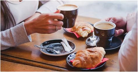 Breakfasts Spots In Pune That Open Up As Early As 6 AM | WhatsHot Pune