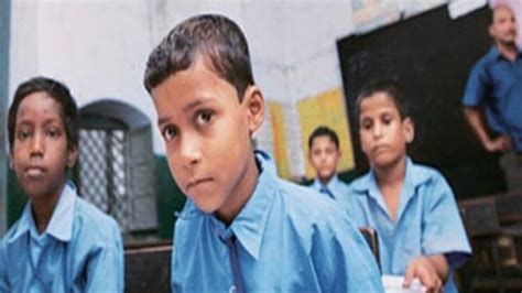 दिल्ली के इन स्कूलों में नहीं दिखेंगे पुरुष गार्ड और सफाईकर्मी - male ...