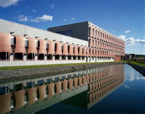 Factory Building 的图像结果