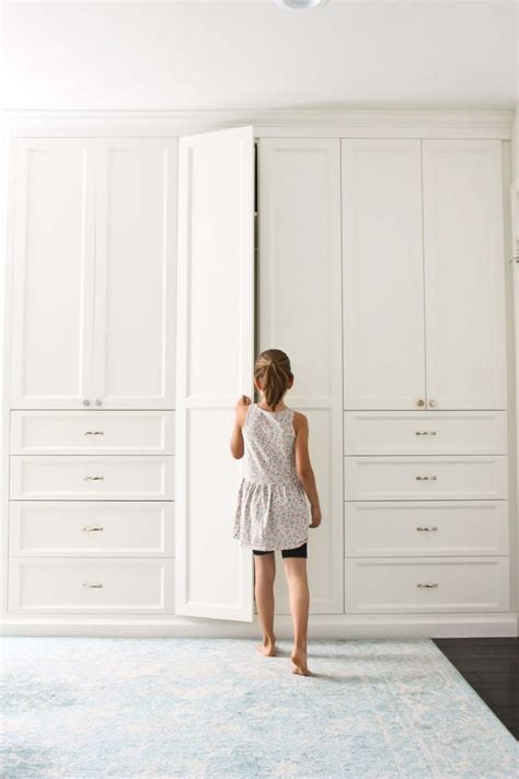 The Complete List of Closet Design, Layouts & Must-haves!