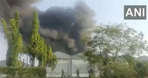 Maharashtra: Massive fire breaks out at factory near Tarapur MIDC in ...