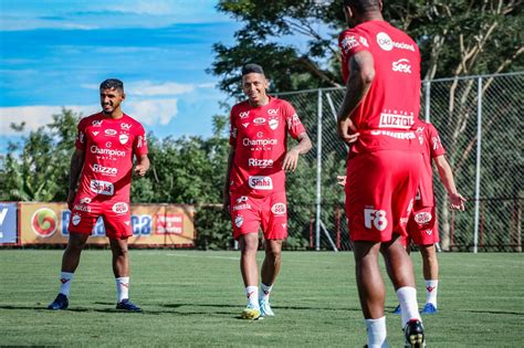 Vila Nova fecha o ano com mais de um time de reforços e estará de cara ...