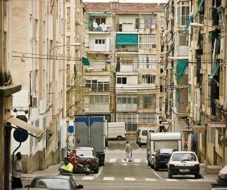 Ensanche-Diputación y Colonia Requena, dos realidades opuestas en la ...