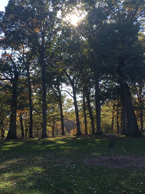 6, from 4. The Oaks Disc Golf Course. Mokena Il : r/discgolf