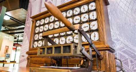 Computer Punch Card Machine 的图像结果