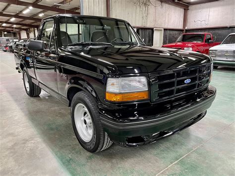 1993 Ford F-150 SVT Lightning Looks Brand New, Costs More Than a 2021 F-150 - autoevolution