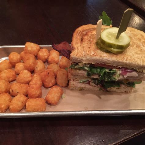 BAR LOUIE - PRINTERS ROW, Chicago - Dearborn Park - Restaurant Reviews ...