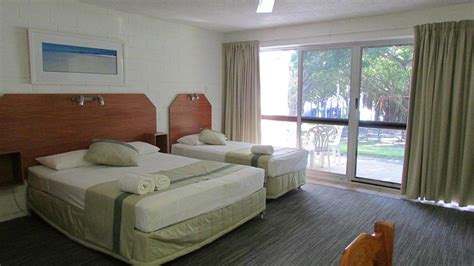 WHITEHAVEN BEACHFRONT (Airlie Beach/Whitsunday Islands) - Lodge Reviews ...