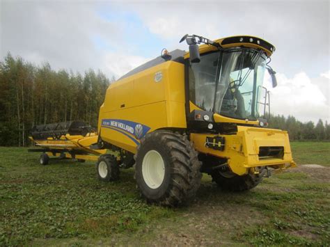 Used New Holland TC5.90 RS combine harvesters Year: 2016 Price ...