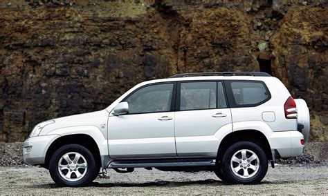Toyota Land Cruiser 5-door (2002) - picture 5 of 8