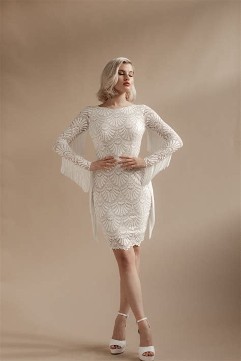 Mini Bride Dress 的图像结果