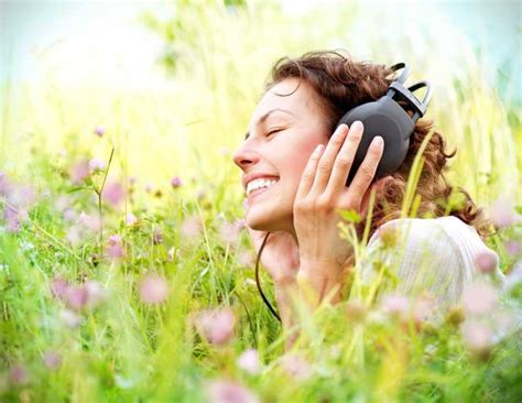5 ways to beat stress at work instantly | Femina.in
