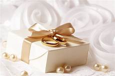 What To Get For Wedding Gift by 11 Unique Creative Wedding Gift Ideas On A Cheap Budget What To Get For Wedding Gift