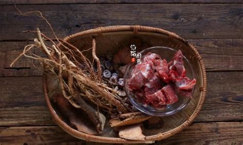 土茯苓赤小豆猪薏米汤的做法【步骤图】_菜谱_美食杰