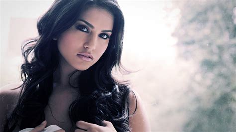 Sunny Leone Wallpapers - Top Free Sunny Leone Backgrounds - WallpaperAccess
