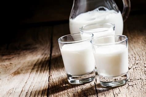 鲜牛奶和纯牛奶有什么区别?两者哪个营养价值高?_食材百科_三顶养生网