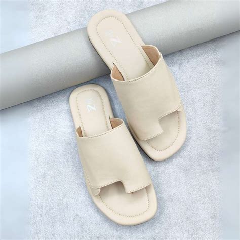 Milo Offwhite – The Madras Trunk