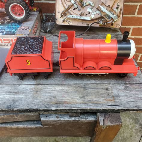 Lionel Thomas the Tank Engine James O Scale 1994 | #4665099008