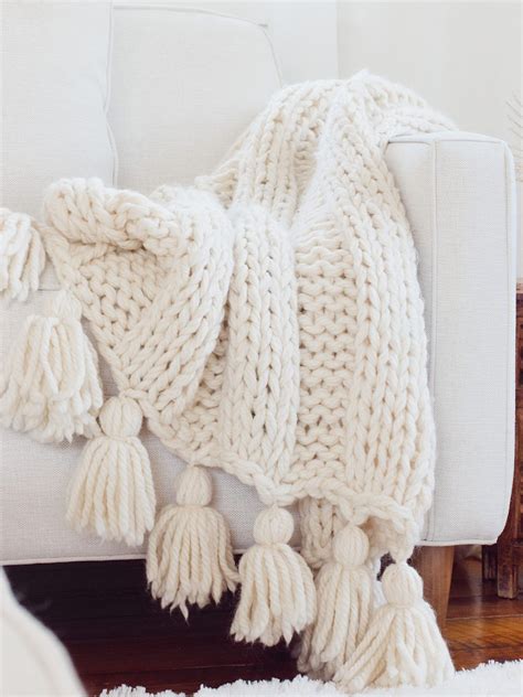 Free chunky knit blanket pattern knit a blanket in a weekend easy ...
