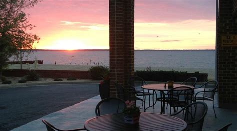 RIVER EDGE INN (Colonial Beach) - Motel Reviews, Photos, Rate ...