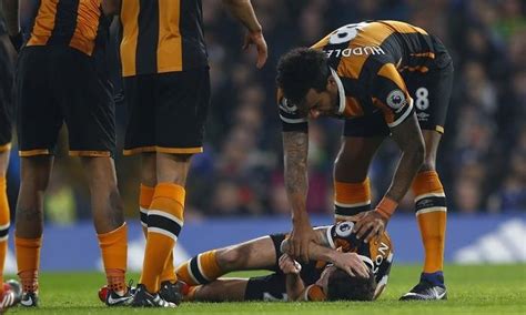 Hull City's Ryan Mason fractures his skull after collision with Chelsea ...