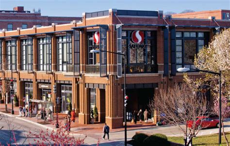 Storefront Building 的图像结果