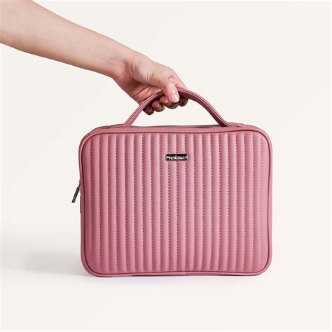 Quilted Travel Organiser Pink Online - Premium Travel Kit | Nestasia