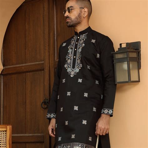 LUXE- Heavy Neckline Daman Floral Embroidered Kurta – KRAFT INDIA