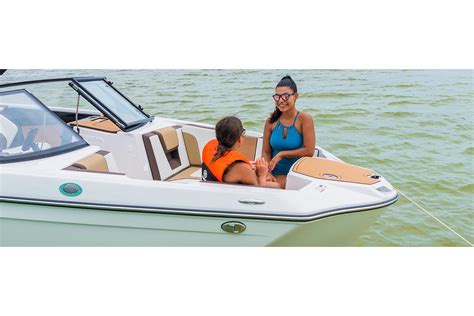 New 2023 Yamaha 222SE Power Boats Inboard in Clearwater, FL | Stock Number:
